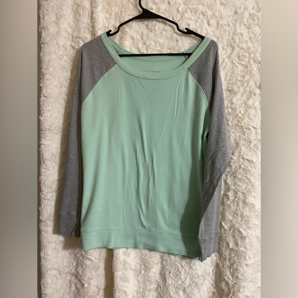 Long sleeve top… green & gray Size XL